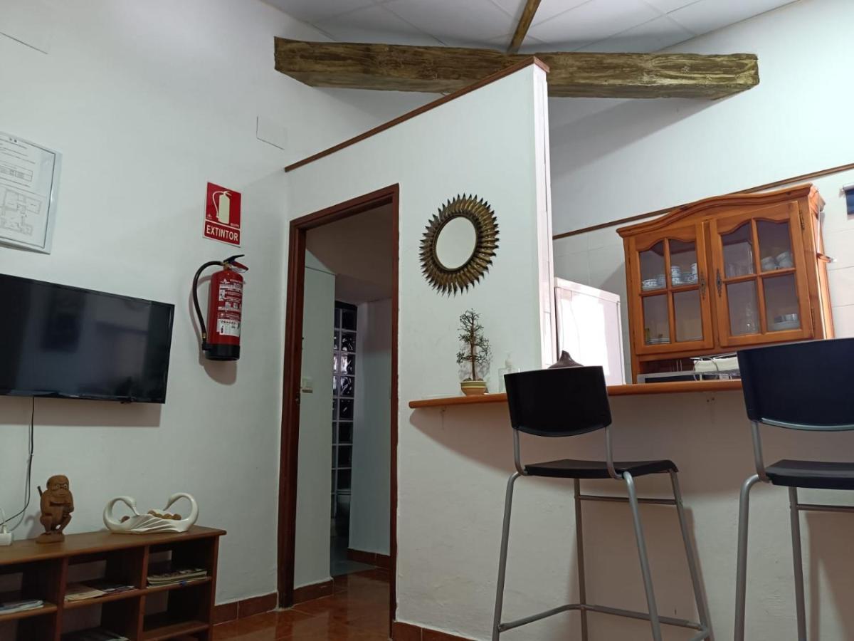 Apartamento Turistico Muralla De Caces מראה חיצוני תמונה