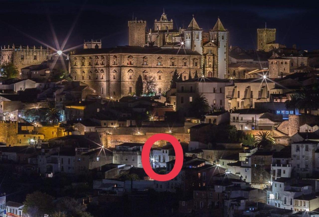 Apartamento Turistico Muralla De Caces מראה חיצוני תמונה